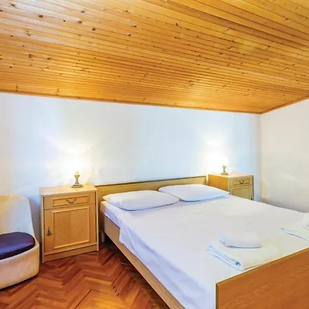 Stunning In With 2 Bedrooms