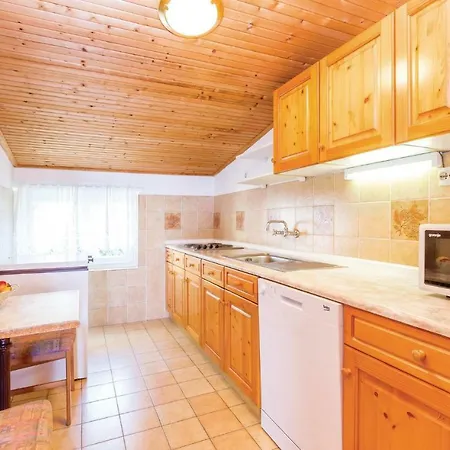 Stunning In With 2 Bedrooms Apartament Rab Town