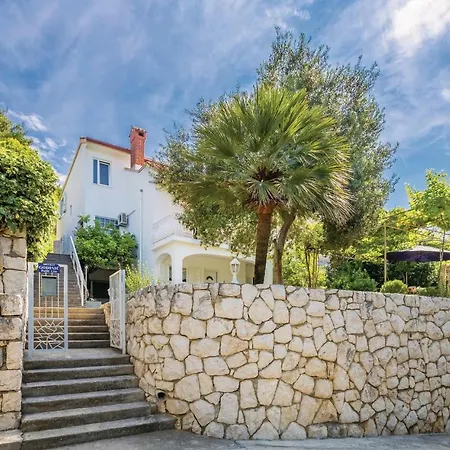 Stunning In With 2 Bedrooms * Rab Town